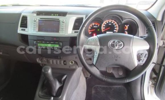 Nunua Ilio tumika Toyota Hilux White Gari ndani ya Ezulwini nchini Hhohho Nunua Ilio tumika Toyota Hilux White Gari ndani ya Ezulwini nchini Hhohho