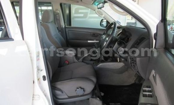 Nunua Ilio tumika Toyota Hilux White Gari ndani ya Ezulwini nchini Hhohho Nunua Ilio tumika Toyota Hilux White Gari ndani ya Ezulwini nchini Hhohho