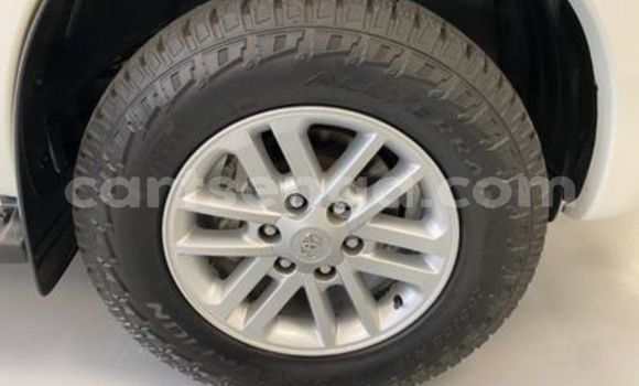 Buy Used Toyota Hilux White Car in Ezulwini in Hhohho Buy Used Toyota Hilux White Car in Ezulwini in Hhohho