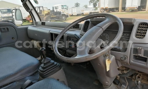 Nunua Ilio tumika Nissan Urvan White Gari ndani ya Ezulwini nchini Hhohho Nunua Ilio tumika Nissan Urvan White Gari ndani ya Ezulwini nchini Hhohho