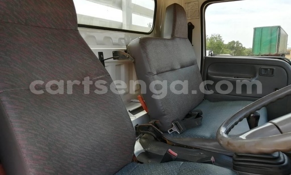 Nunua Ilio tumika Nissan Urvan White Gari ndani ya Ezulwini nchini Hhohho Nunua Ilio tumika Nissan Urvan White Gari ndani ya Ezulwini nchini Hhohho