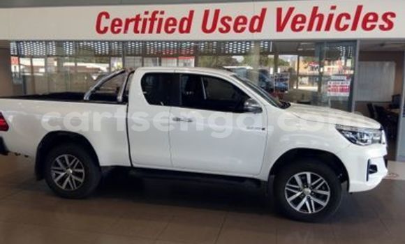 Nunua Ilio tumika Toyota Hilux White Gari ndani ya Ezulwini nchini Hhohho Nunua Ilio tumika Toyota Hilux White Gari ndani ya Ezulwini nchini Hhohho