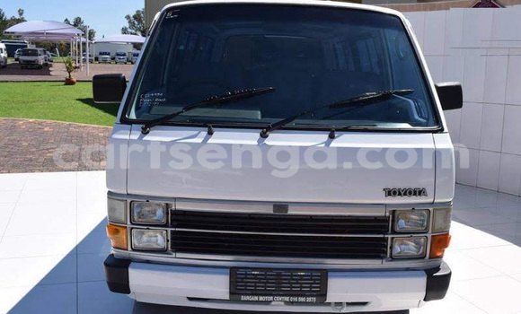 Buy Used Toyota Hiace White Car in Ezulwini in Hhohho Buy Used Toyota Hiace White Car in Ezulwini in Hhohho