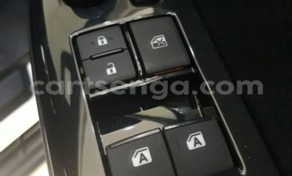 Nunua Ilio tumika Toyota Hilux White Gari ndani ya Ezulwini nchini Hhohho Nunua Ilio tumika Toyota Hilux White Gari ndani ya Ezulwini nchini Hhohho