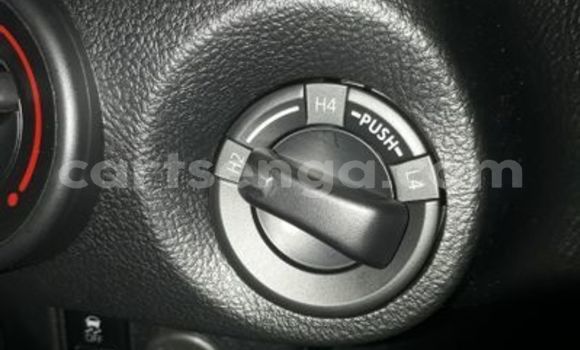 Nunua Ilio tumika Toyota Hilux White Gari ndani ya Ezulwini nchini Hhohho Nunua Ilio tumika Toyota Hilux White Gari ndani ya Ezulwini nchini Hhohho