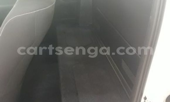 Nunua Ilio tumika Toyota Hilux White Gari ndani ya Ezulwini nchini Hhohho Nunua Ilio tumika Toyota Hilux White Gari ndani ya Ezulwini nchini Hhohho