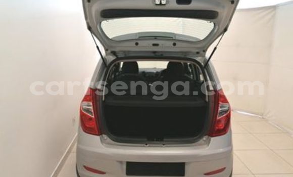 Nunua Ilio tumika Hyundai i10 Silver Gari ndani ya Ezulwini nchini Hhohho Nunua Ilio tumika Hyundai i10 Silver Gari ndani ya Ezulwini nchini Hhohho