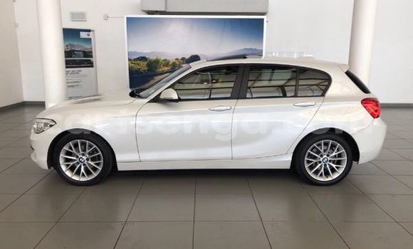 Nunua Ilio tumika BMW 1-Series White Gari ndani ya Hluti nchini Wilaya ya Shiselweni Nunua Ilio tumika BMW 1-Series White Gari ndani ya Hluti nchini Wilaya ya Shiselweni