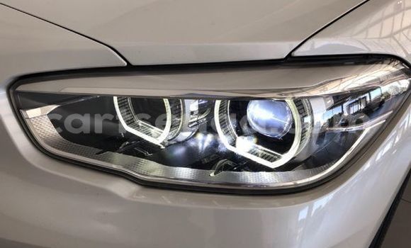 Nunua Ilio tumika BMW 1-Series White Gari ndani ya Hluti nchini Wilaya ya Shiselweni Nunua Ilio tumika BMW 1-Series White Gari ndani ya Hluti nchini Wilaya ya Shiselweni