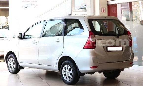Nunua Ilio tumika Toyota Avanza White Gari ndani ya Manzini nchini Manzini Nunua Ilio tumika Toyota Avanza White Gari ndani ya Manzini nchini Manzini