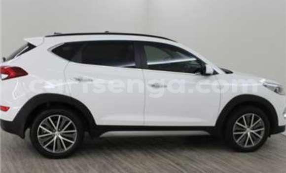Buy Used Kia Sportage Silver Car in Import - Dubai in Hhohho Buy Used Kia Sportage Silver Car in Import - Dubai in Hhohho