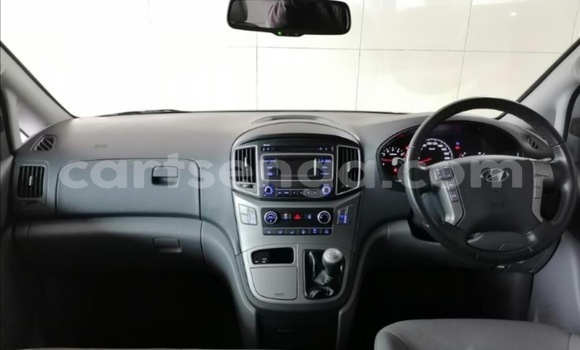 Acheter Occasion Voiture Hyundai H1 Blanc à Big Bend, Lubombo Acheter Occasion Voiture Hyundai H1 Blanc à Big Bend, Lubombo