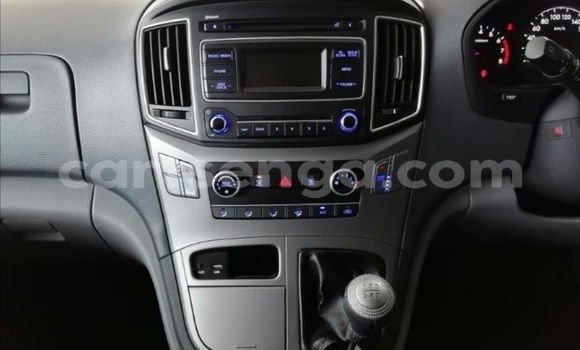 Acheter Occasion Voiture Hyundai H1 Blanc à Big Bend, Lubombo Acheter Occasion Voiture Hyundai H1 Blanc à Big Bend, Lubombo