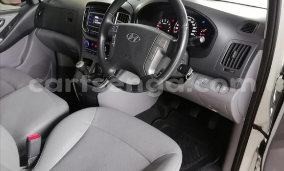 Acheter Occasion Voiture Hyundai H1 Blanc à Big Bend, Lubombo Acheter Occasion Voiture Hyundai H1 Blanc à Big Bend, Lubombo