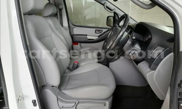 Acheter Occasion Voiture Hyundai H1 Blanc à Big Bend, Lubombo Acheter Occasion Voiture Hyundai H1 Blanc à Big Bend, Lubombo