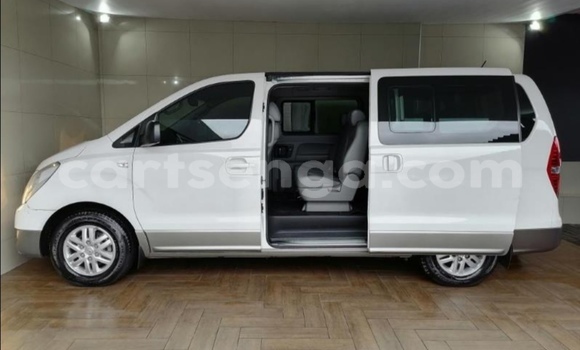 Acheter Occasion Voiture Hyundai H1 Blanc à Big Bend, Lubombo Acheter Occasion Voiture Hyundai H1 Blanc à Big Bend, Lubombo