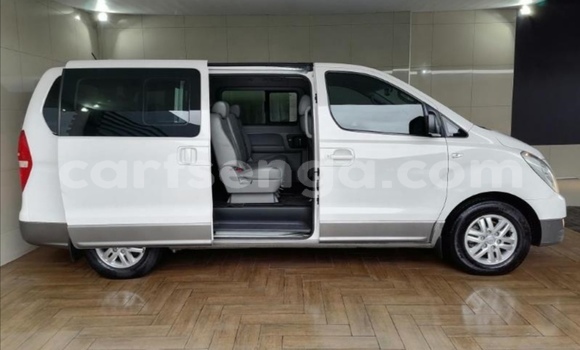 Acheter Occasion Voiture Hyundai H1 Blanc à Big Bend, Lubombo Acheter Occasion Voiture Hyundai H1 Blanc à Big Bend, Lubombo