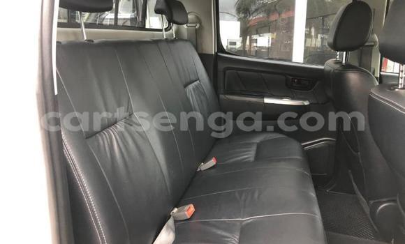 Nunua Ilio tumika Toyota Hilux White Gari ndani ya Manzini nchini Manzini Nunua Ilio tumika Toyota Hilux White Gari ndani ya Manzini nchini Manzini