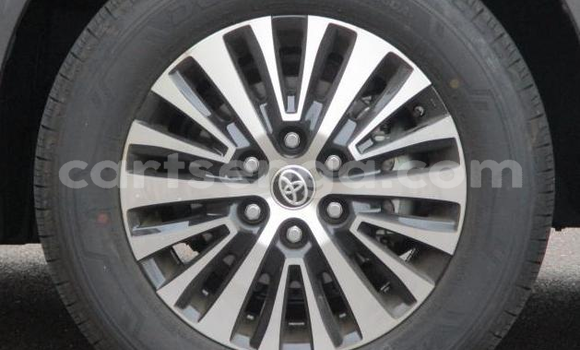 Buy Import Toyota Grand HiAce Other Car in Mbabane in Manzini Buy Import Toyota Grand HiAce Other Car in Mbabane in Manzini