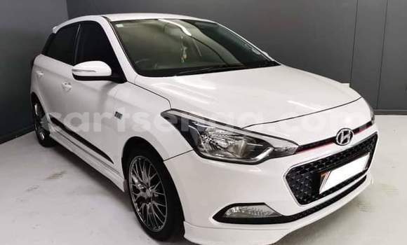 Buy Used Hyundai i20 White Car in Big Bend in Lubombo