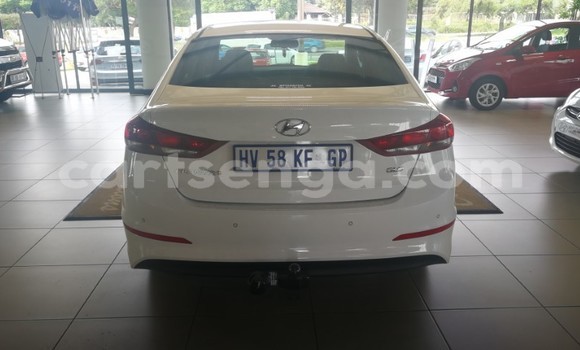 Acheter Occasion Voiture Hyundai Accent Blanc à Big Bend, Lubombo District Acheter Occasion Voiture Hyundai Accent Blanc à Big Bend, Lubombo District