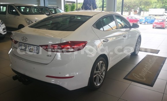 Acheter Occasion Voiture Hyundai Accent Blanc à Big Bend, Lubombo District Acheter Occasion Voiture Hyundai Accent Blanc à Big Bend, Lubombo District