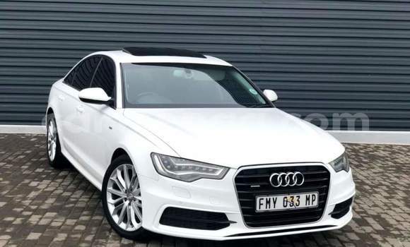 Nunua Ilio tumika Audi A6 White Gari ndani ya Big Bend nchini Lubombo Nunua Ilio tumika Audi A6 White Gari ndani ya Big Bend nchini Lubombo