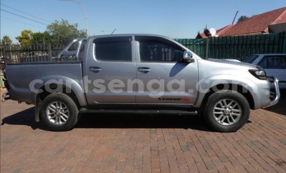 Nunua Ilio tumika Toyota Hilux Silver Gari ndani ya Big Bend nchini Lubombo Nunua Ilio tumika Toyota Hilux Silver Gari ndani ya Big Bend nchini Lubombo