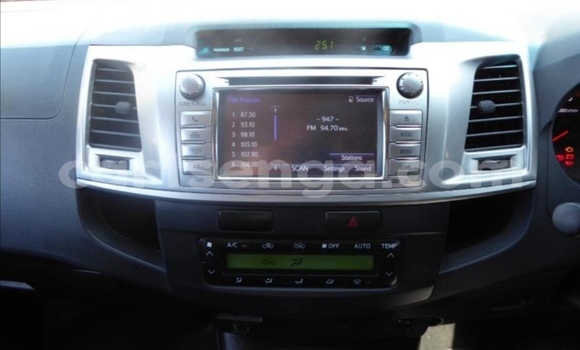 Nunua Ilio tumika Toyota Hilux Silver Gari ndani ya Big Bend nchini Lubombo Nunua Ilio tumika Toyota Hilux Silver Gari ndani ya Big Bend nchini Lubombo