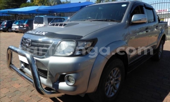 Nunua Ilio tumika Toyota Hilux Silver Gari ndani ya Big Bend nchini Lubombo Nunua Ilio tumika Toyota Hilux Silver Gari ndani ya Big Bend nchini Lubombo