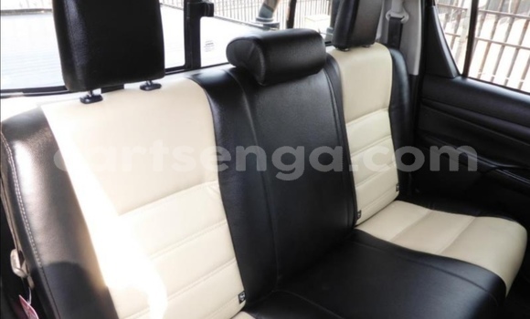 Nunua Ilio tumika Toyota Hilux White Gari ndani ya Ezulwini nchini Hhohho Nunua Ilio tumika Toyota Hilux White Gari ndani ya Ezulwini nchini Hhohho