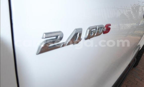 Nunua Ilio tumika Toyota Hilux White Gari ndani ya Ezulwini nchini Hhohho Nunua Ilio tumika Toyota Hilux White Gari ndani ya Ezulwini nchini Hhohho