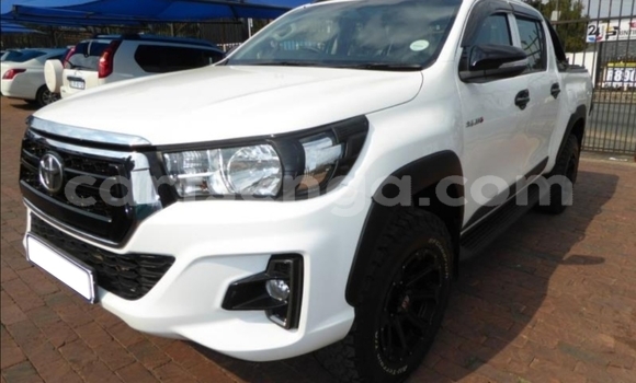 Nunua Ilio tumika Toyota Hilux White Gari ndani ya Ezulwini nchini Hhohho Nunua Ilio tumika Toyota Hilux White Gari ndani ya Ezulwini nchini Hhohho
