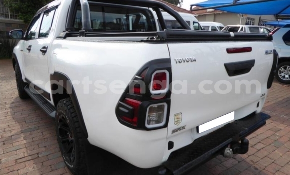 Nunua Ilio tumika Toyota Hilux White Gari ndani ya Ezulwini nchini Hhohho Nunua Ilio tumika Toyota Hilux White Gari ndani ya Ezulwini nchini Hhohho