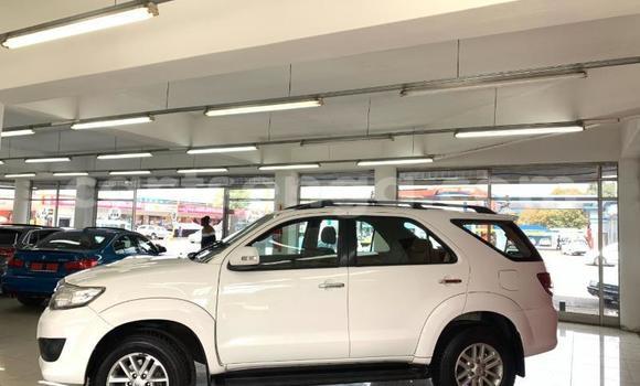 Buy Used Toyota Fortuner White Car in Manzini in Manzini