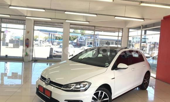 Buy Used Volkswagen Polo White Car in Matsapha in Manzini