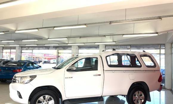 Nunua Ilio tumika Toyota Hilux White Gari ndani ya Mbabane nchini Manzini Nunua Ilio tumika Toyota Hilux White Gari ndani ya Mbabane nchini Manzini