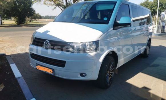 Nunua Ilio tumika Volkswagen Transporter White Gari ndani ya Hlatikulu nchini Wilaya ya Shiselweni