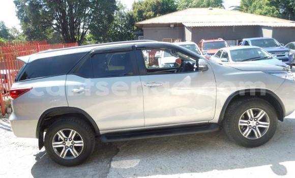 Acheter Import Voiture Toyota Fortuner Autre à Mbabane, Manzini Acheter Import Voiture Toyota Fortuner Autre à Mbabane, Manzini