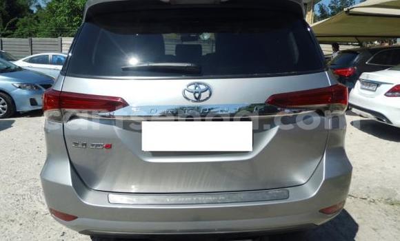 Acheter Import Voiture Toyota Fortuner Autre à Mbabane, Manzini Acheter Import Voiture Toyota Fortuner Autre à Mbabane, Manzini