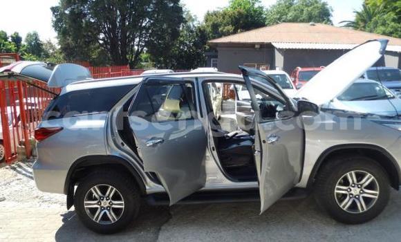 Acheter Import Voiture Toyota Fortuner Autre à Mbabane, Manzini Acheter Import Voiture Toyota Fortuner Autre à Mbabane, Manzini
