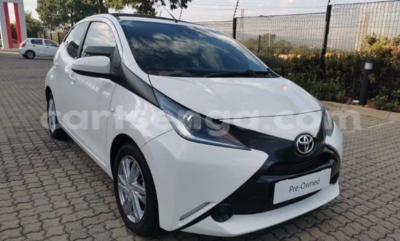 Nunua Ilio tumika Toyota Aygo White Gari ndani ya Big Bend nchini Wilaya ya Lubombo Nunua Ilio tumika Toyota Aygo White Gari ndani ya Big Bend nchini Wilaya ya Lubombo