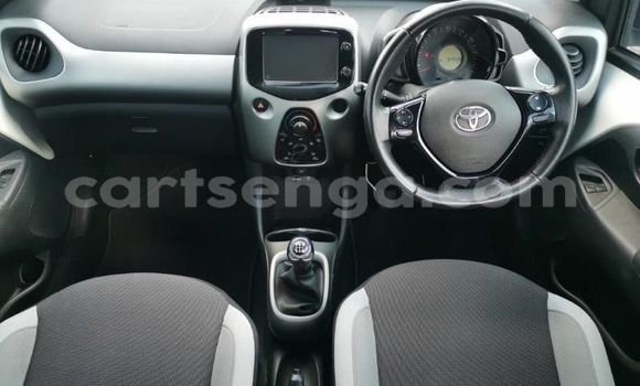 Nunua Ilio tumika Toyota Aygo White Gari ndani ya Big Bend nchini Wilaya ya Lubombo Nunua Ilio tumika Toyota Aygo White Gari ndani ya Big Bend nchini Wilaya ya Lubombo