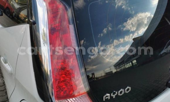 Nunua Ilio tumika Toyota Aygo White Gari ndani ya Big Bend nchini Wilaya ya Lubombo Nunua Ilio tumika Toyota Aygo White Gari ndani ya Big Bend nchini Wilaya ya Lubombo