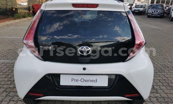 Nunua Ilio tumika Toyota Aygo White Gari ndani ya Big Bend nchini Wilaya ya Lubombo Nunua Ilio tumika Toyota Aygo White Gari ndani ya Big Bend nchini Wilaya ya Lubombo