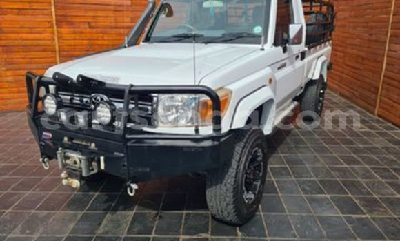 Buy Used Toyota Land Cruiser White Car in Big Bend in Lubombo District Buy Used Toyota Land Cruiser White Car in Big Bend in Lubombo District