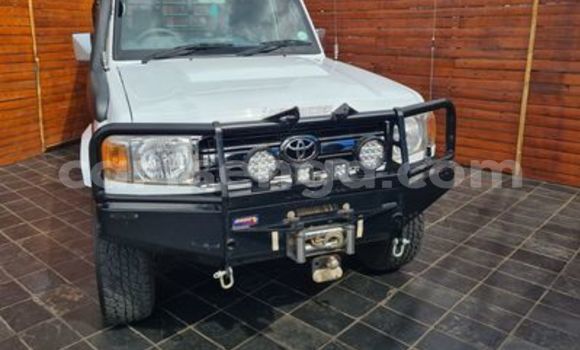 Acheter Occasion Voiture Toyota Land Cruiser Blanc à Big Bend, Lubombo District Acheter Occasion Voiture Toyota Land Cruiser Blanc à Big Bend, Lubombo District