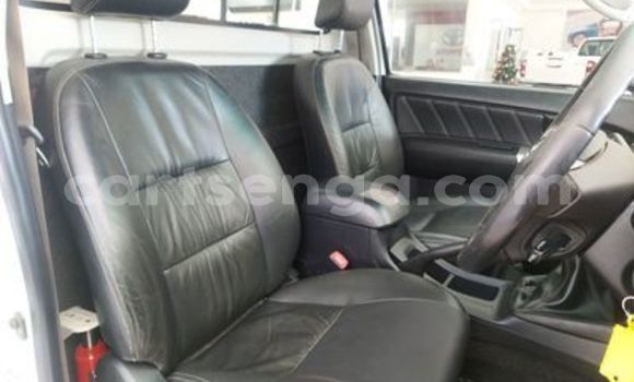 Nunua Ilio tumika Toyota Hilux White Gari ndani ya Big Bend nchini Wilaya ya Lubombo Nunua Ilio tumika Toyota Hilux White Gari ndani ya Big Bend nchini Wilaya ya Lubombo