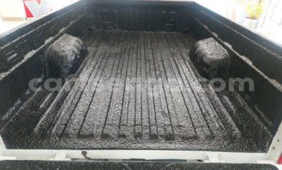 Nunua Ilio tumika Toyota Hilux White Gari ndani ya Big Bend nchini Wilaya ya Lubombo Nunua Ilio tumika Toyota Hilux White Gari ndani ya Big Bend nchini Wilaya ya Lubombo