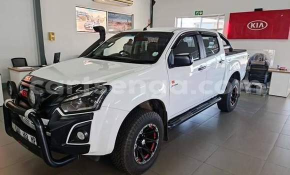 Buy Used Isuzu D–MAX White Car in Ezulwini in Hhohho